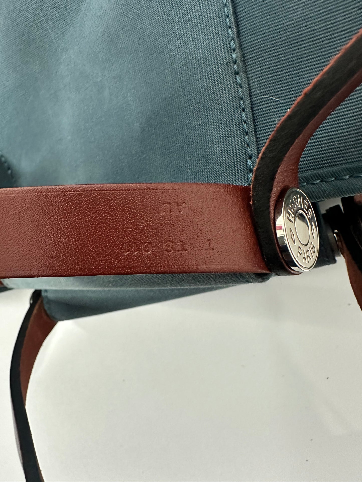 HERMES
Toile Cabag Elan Bleu Tempete