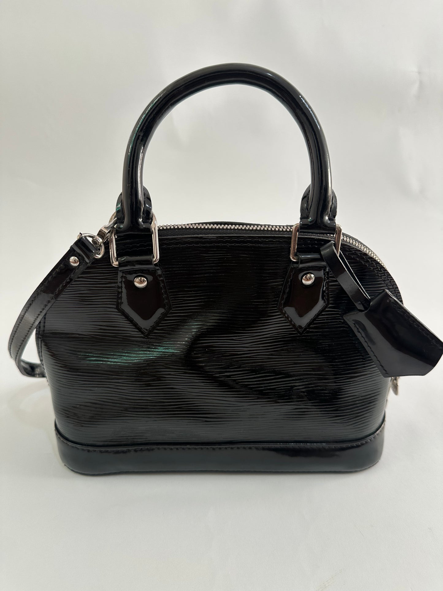LOUIS VUITTON
Epi Alma BB Black