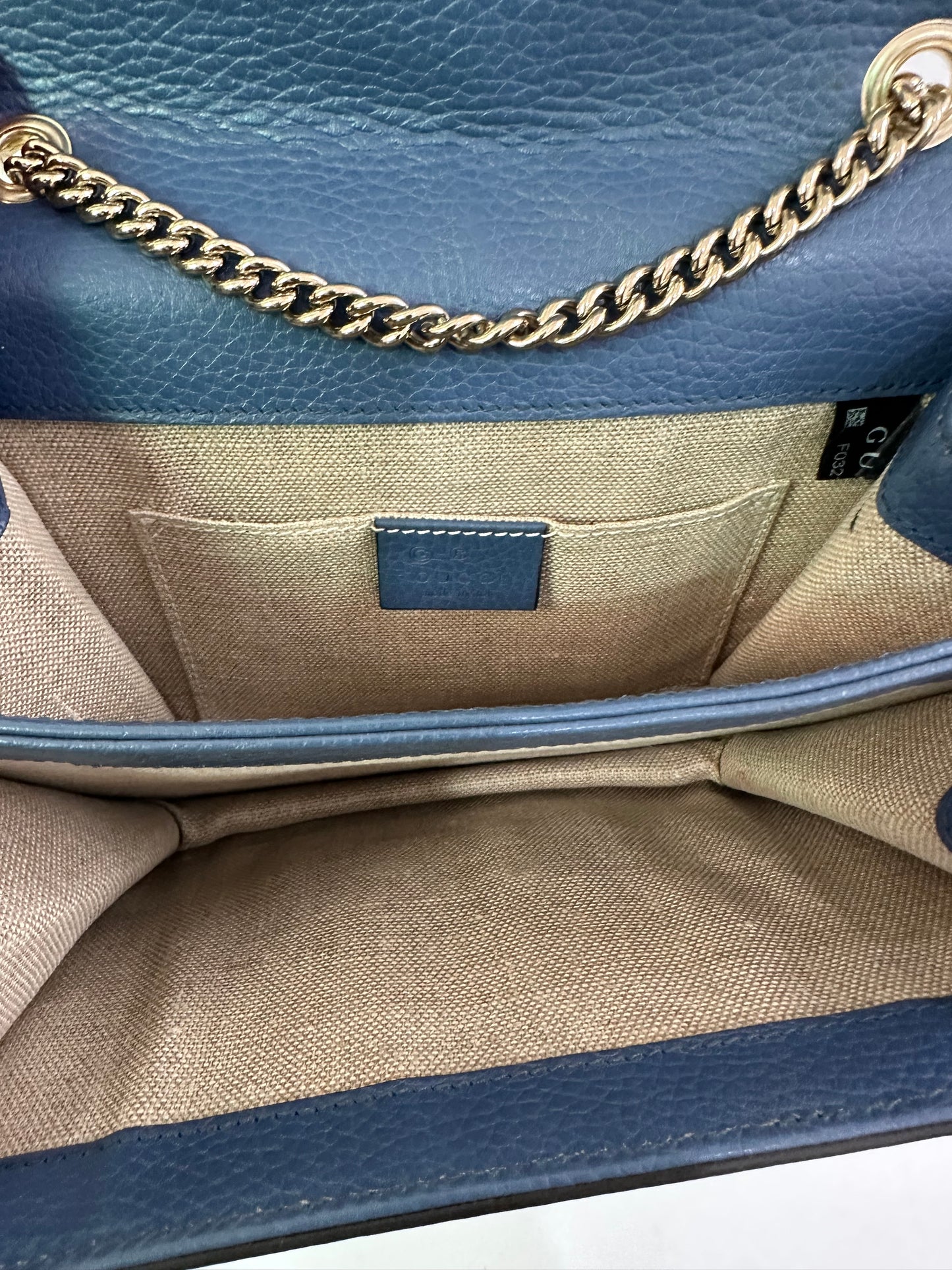 GUCCI
Dollar Calfskin Small Interlocking G Shoulder Bag Caspian