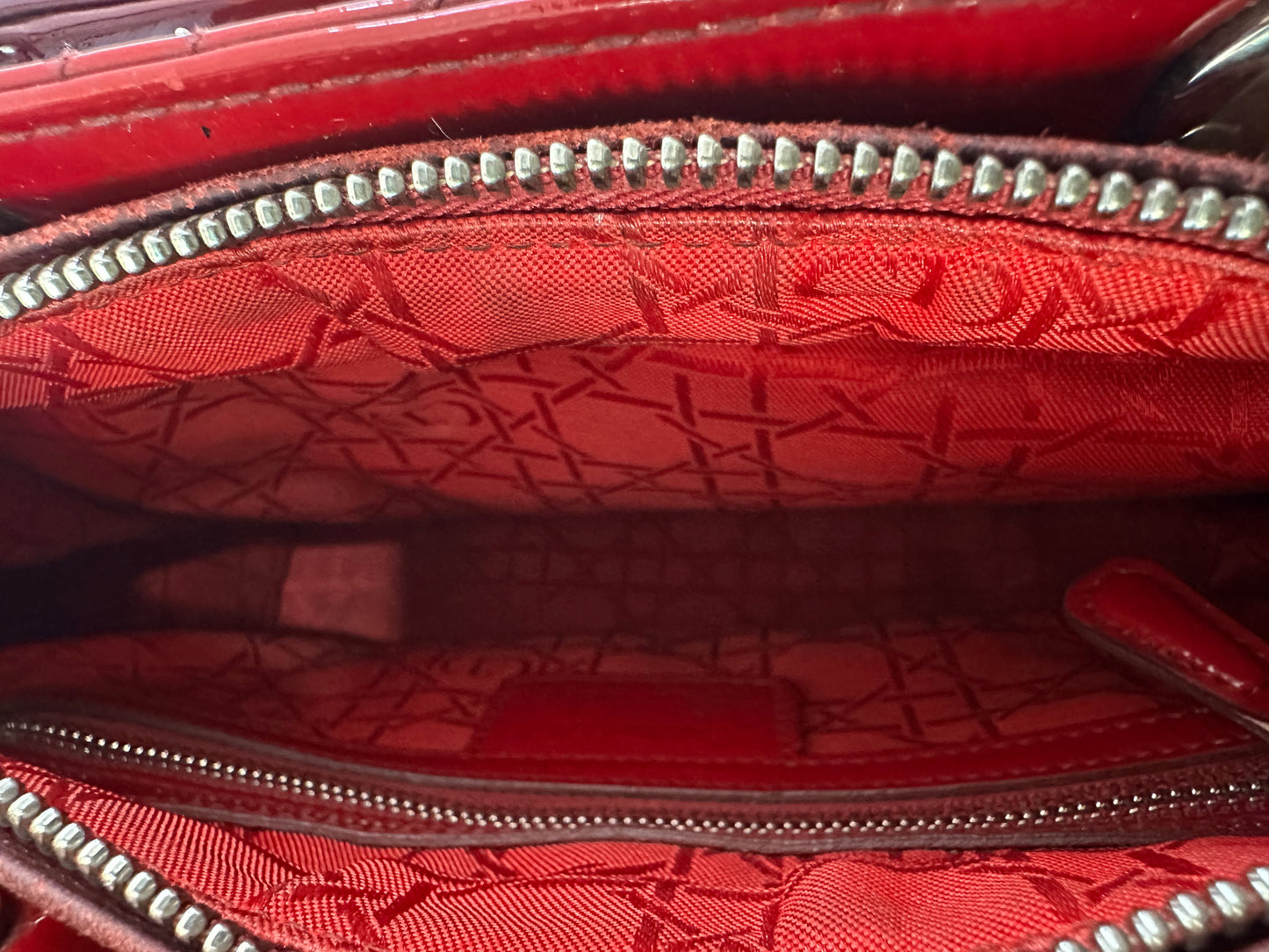 CHRISTIAN DIOR
Patent Cannage Medium Lady Dior Red