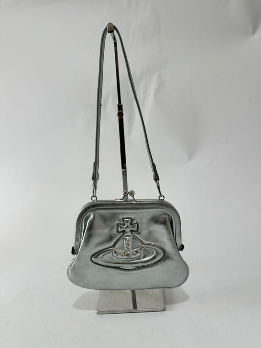 VIVIENNE WESTWOOD
Metallic-print Embossed-logo Tote In Silber