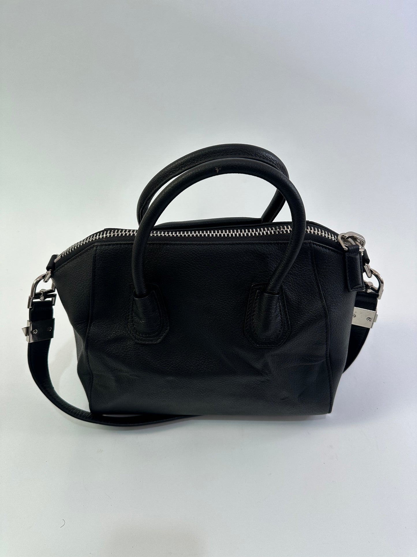 GIVENCHY
Sugar Goatskin Small Antigona Shoulder Bag