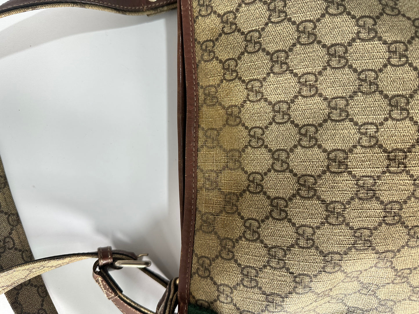 GUCCI Beige Supreme Canvas Web Messenger Bag