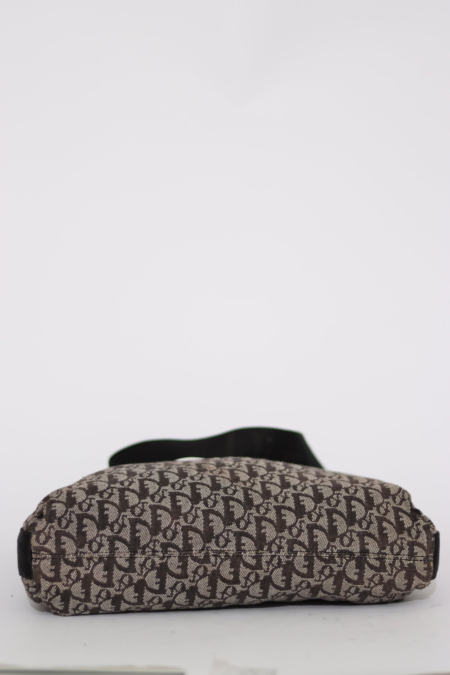 CHRISTIAN DIOR
Monogram Messenger Black