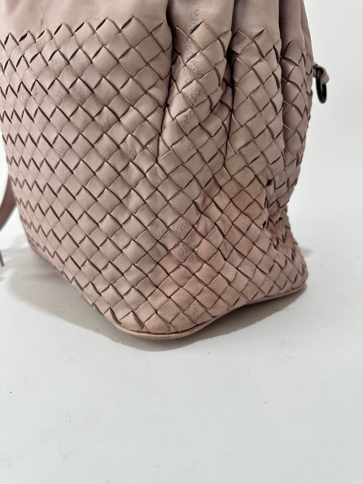 Bottega Veneta
Convertible Bucket Bag Intrecciato Nappa Medium