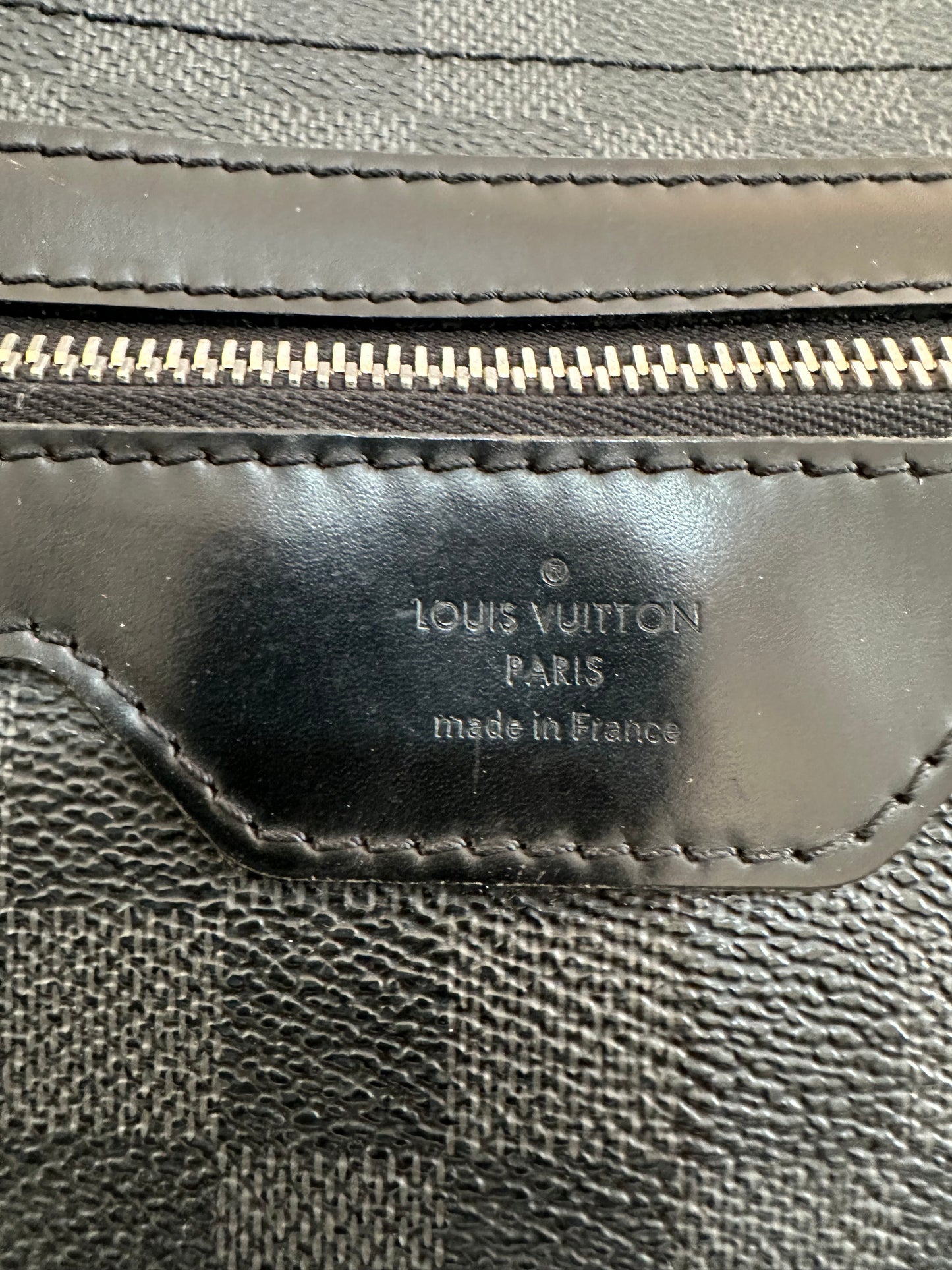 Louis Vuitton Damier Graphite Canvas Daniel MM Messenger Bag