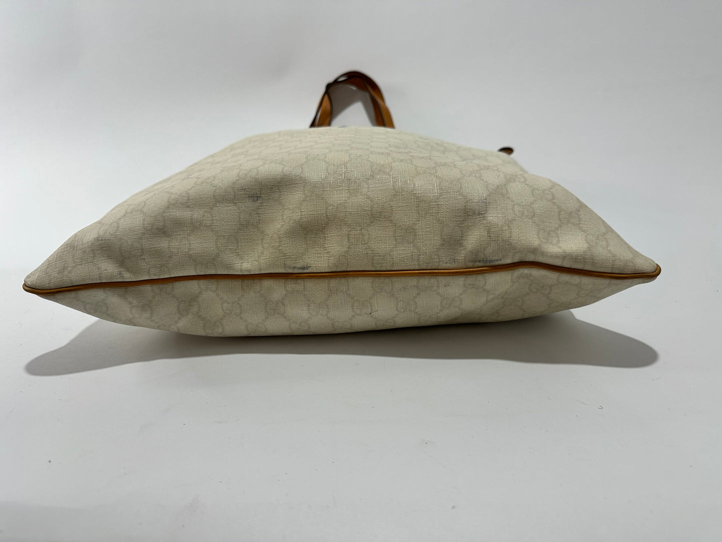 GUCCI
GG Plus Monogram Flat Tote Yellow