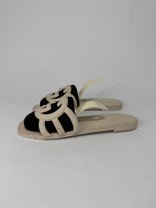 Gucci Women's Interlocking G Rubber slide sandal Size 37 EU
