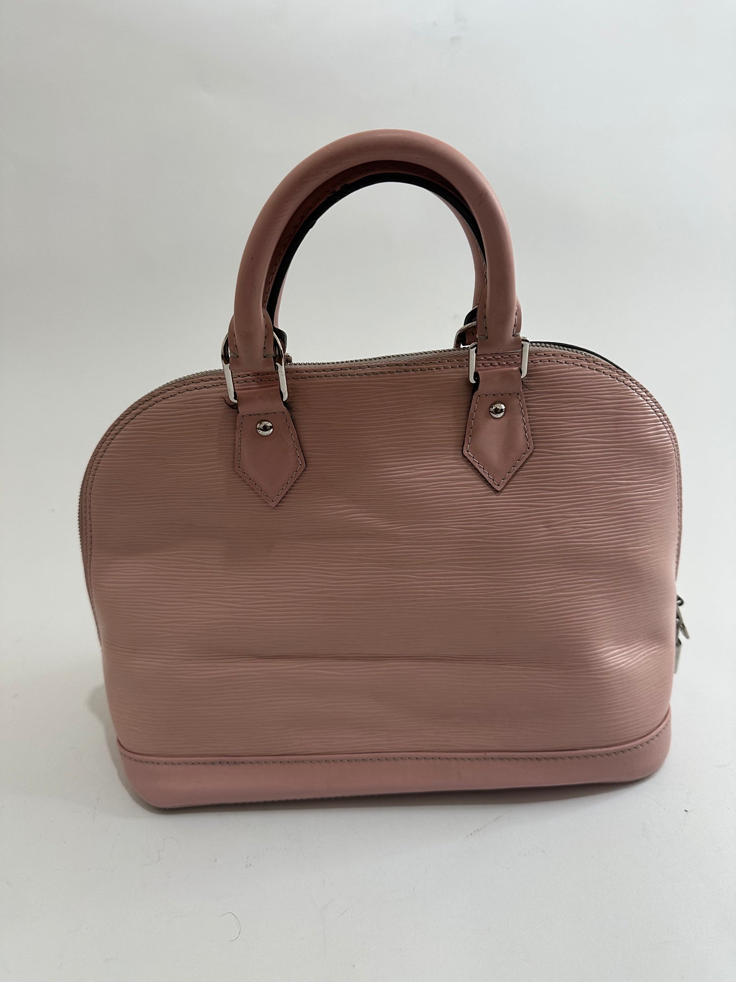 LOUIS VUITTON
Epi Alma PM Rose Ballerine