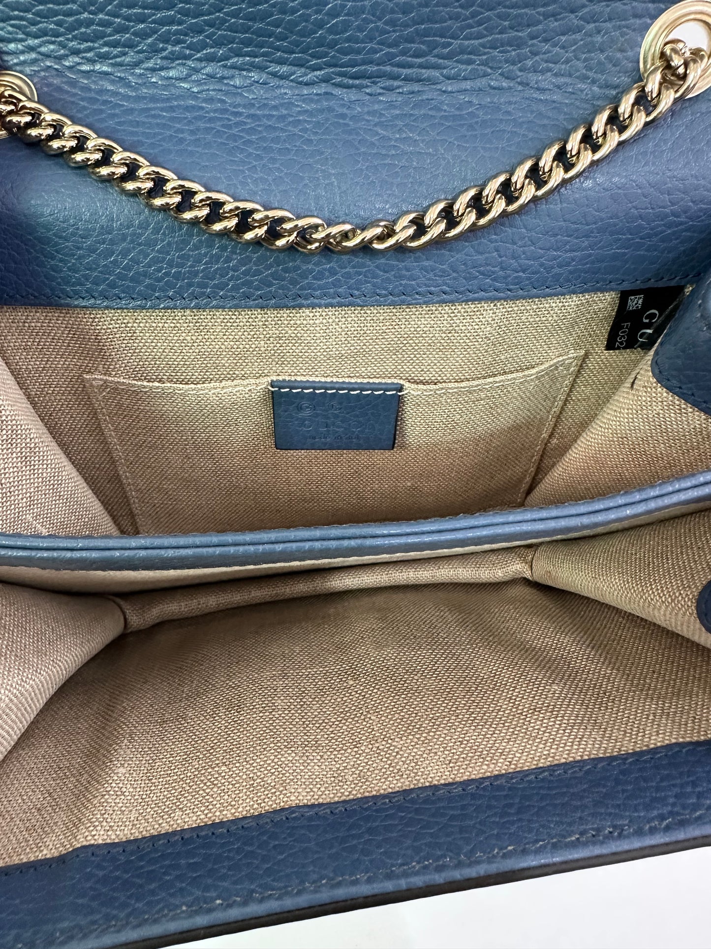 GUCCI
Dollar Calfskin Small Interlocking G Shoulder Bag Caspian