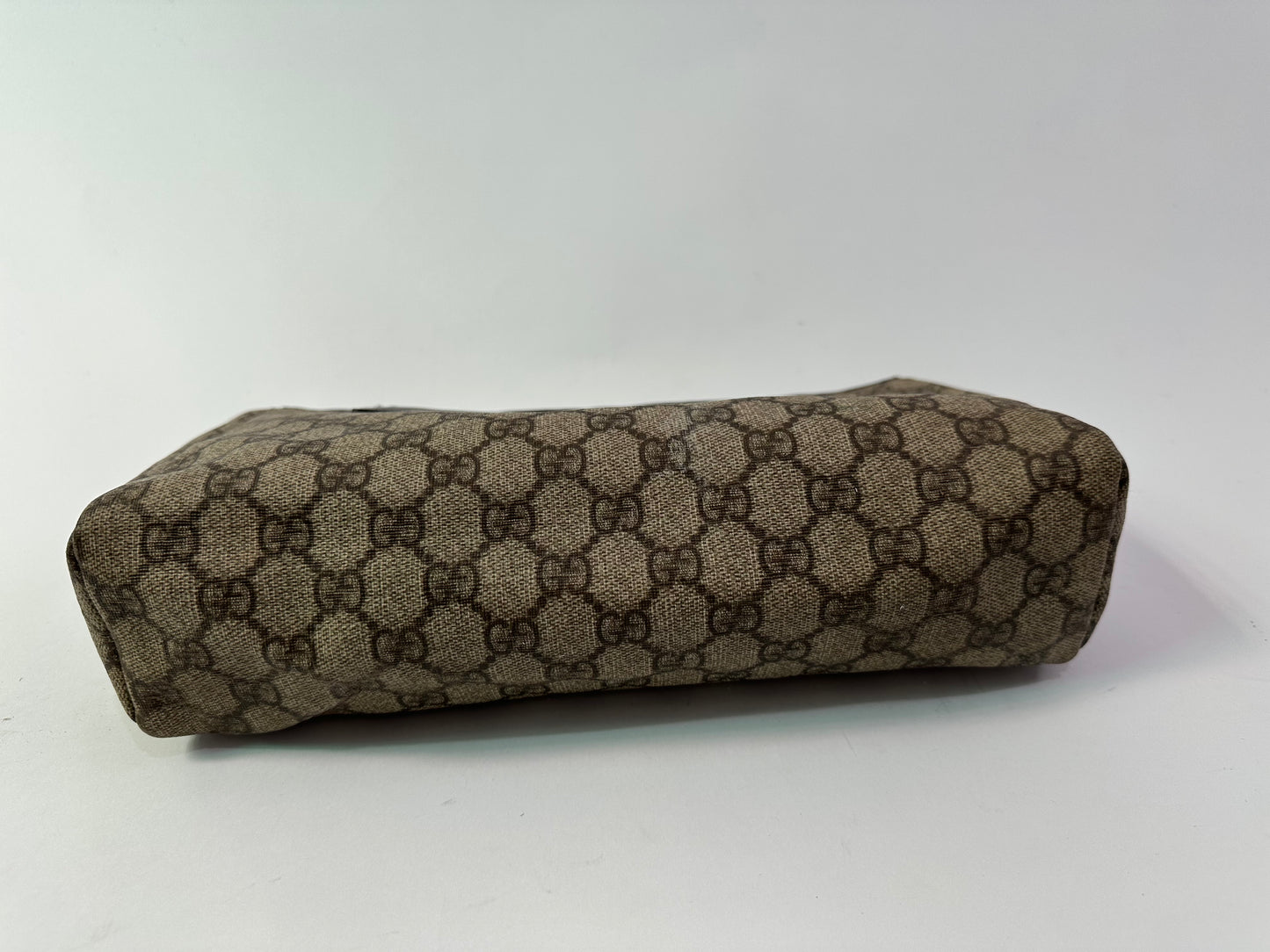 GUCCI
Beige/Brown GG Coated Canvas Cosmetic Bag