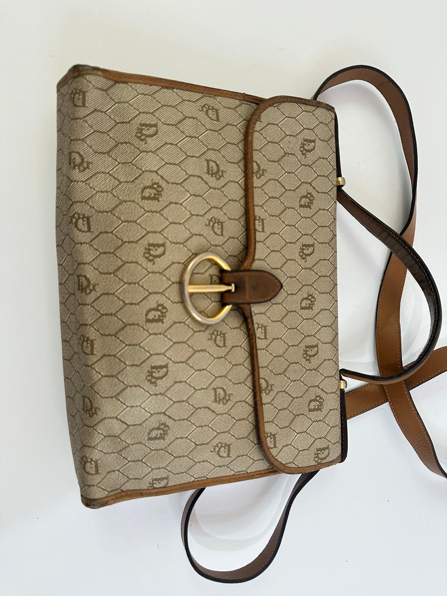 CHRISTIAN DIOR
Honeycomb Flap Crossbody bag