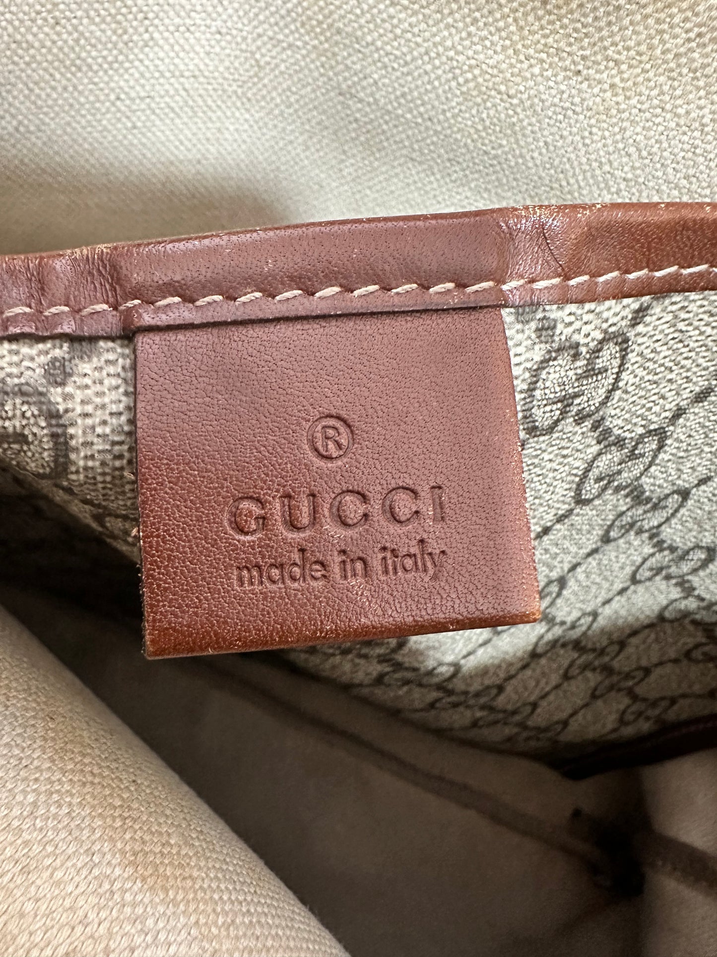 GUCCI Beige Supreme Canvas Web Messenger Bag