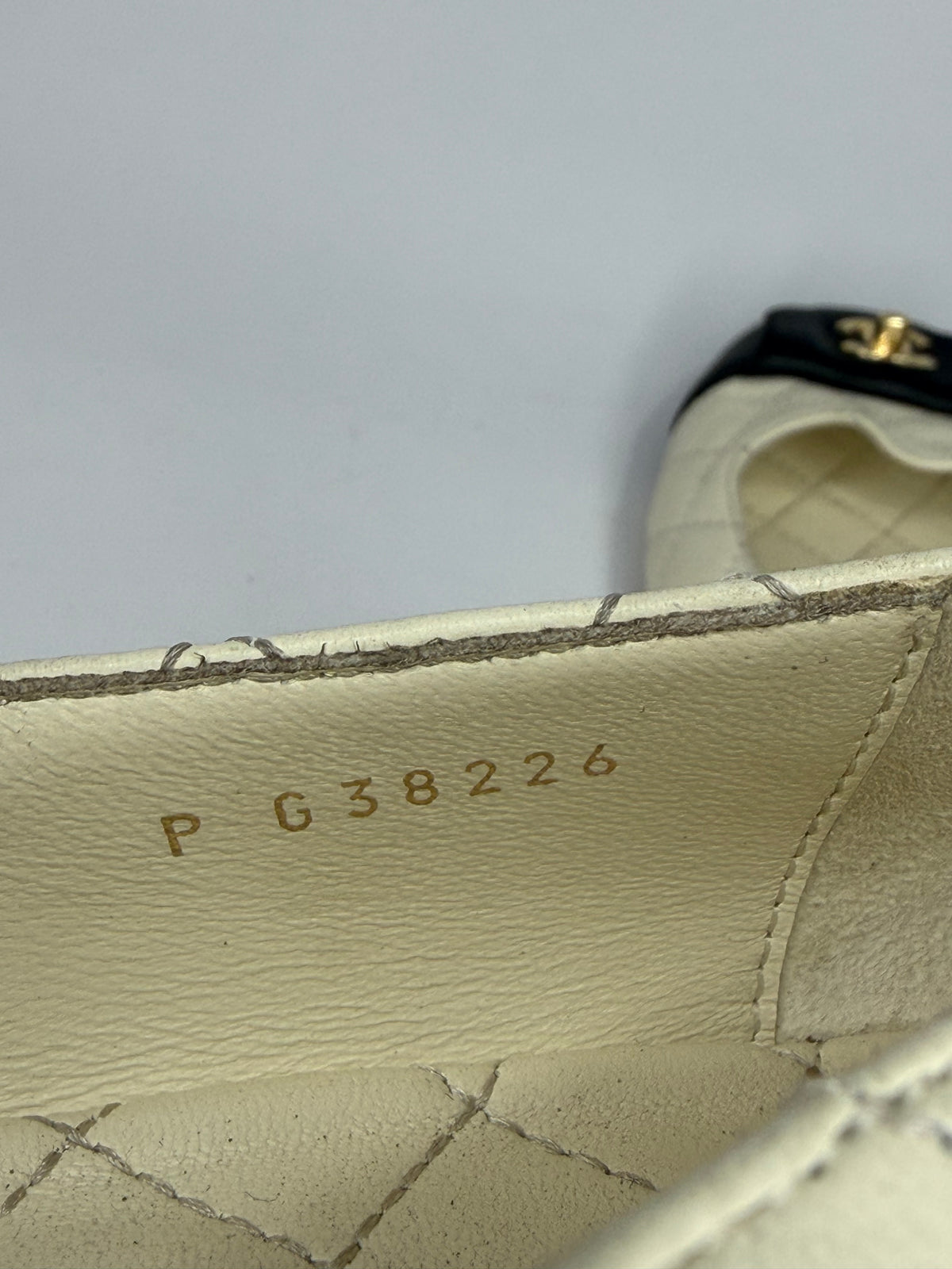 Chanel
2024 Interlocking CC Logo Ballet Flats
Women's Size 38 EU/ 8 US