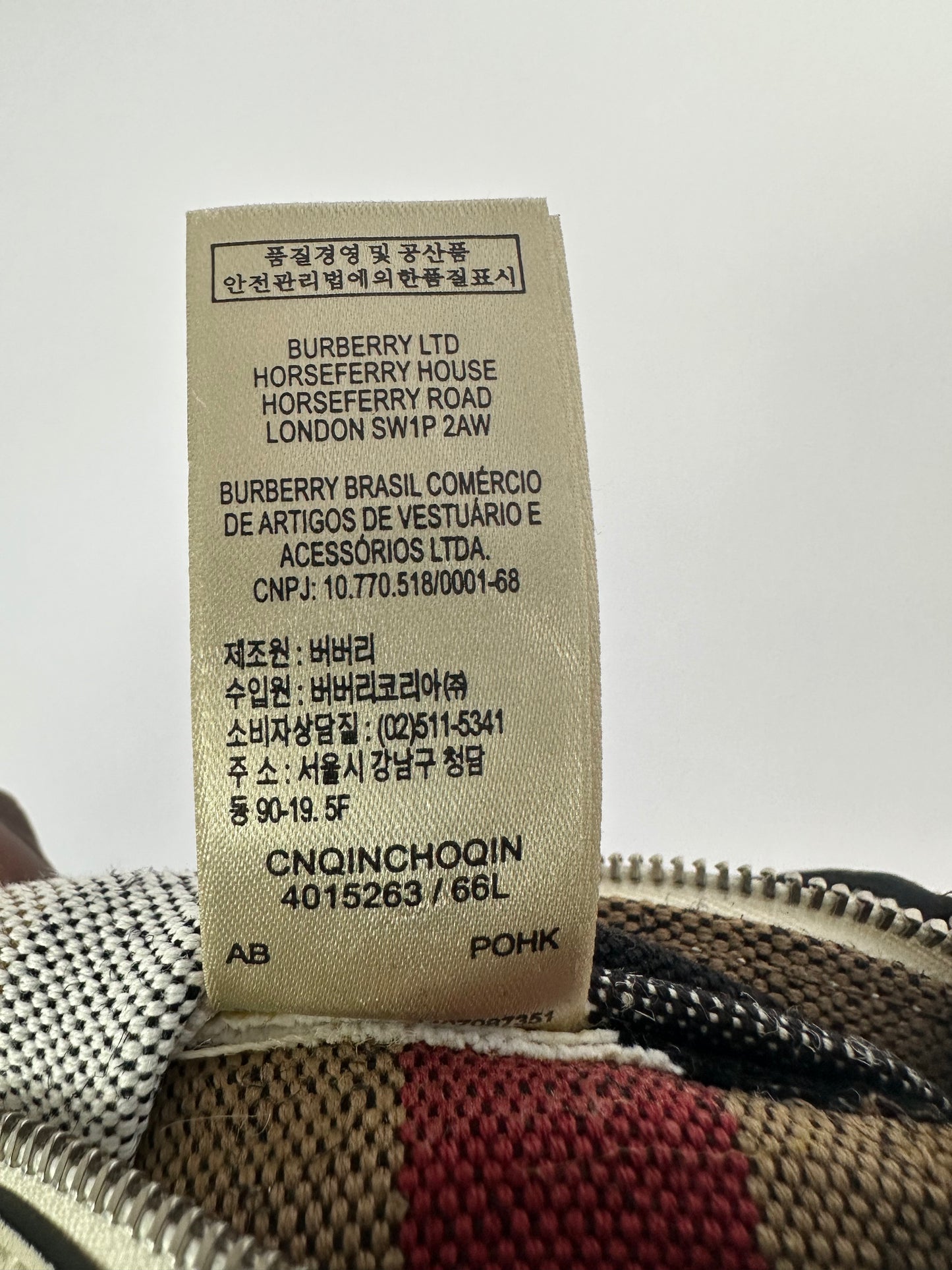 BURBERRY Ashby Medium Bucket Bag Check White