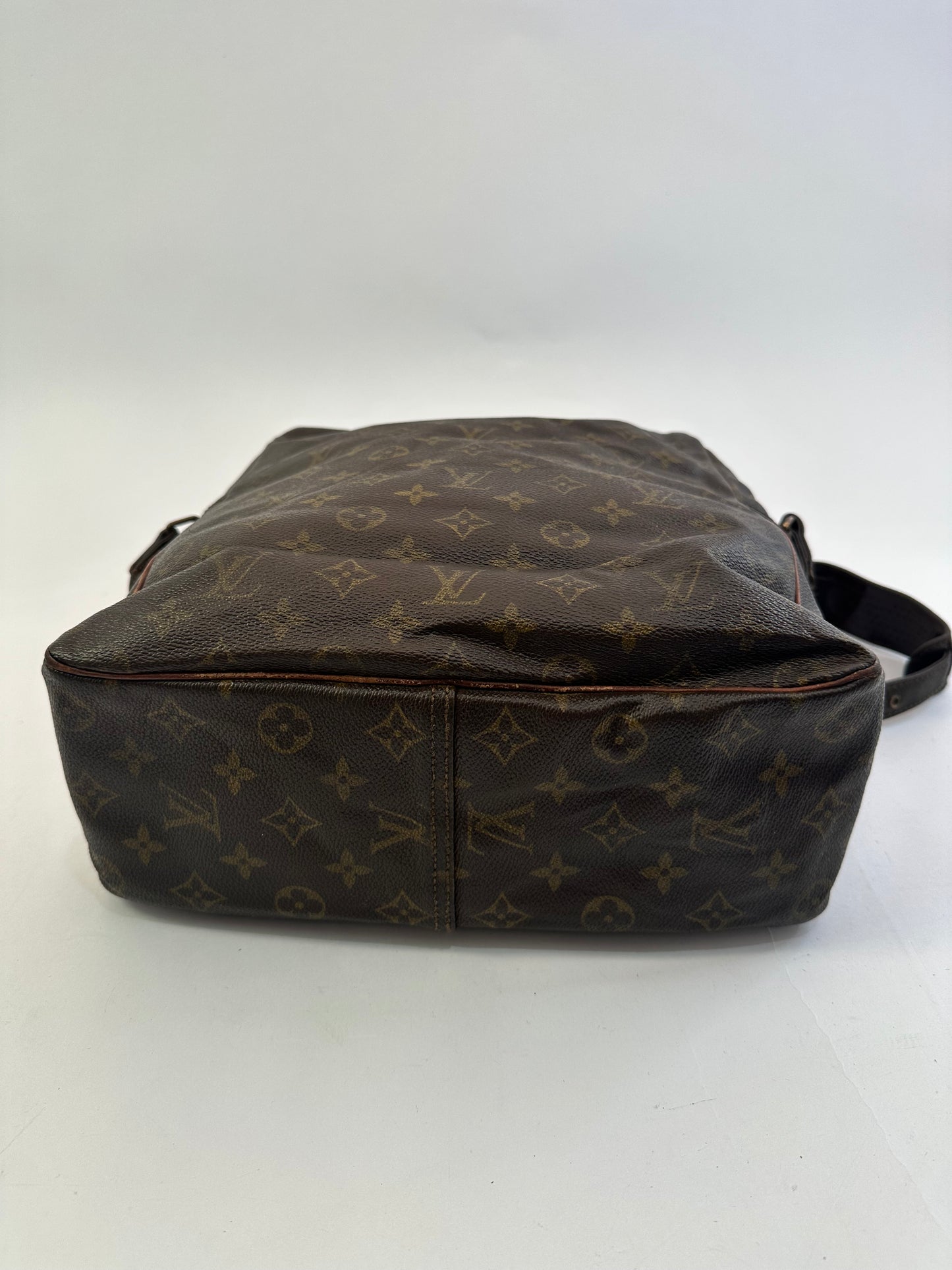 Louis Vuitton Vintage Monogram Canvas Marceau GM Messenger Bag