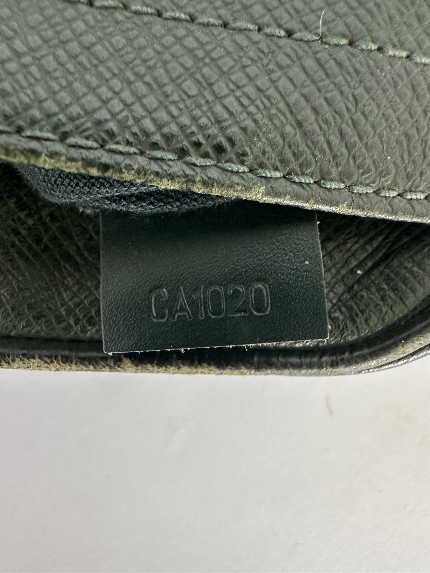 LOUIS VUITTON Taiga Kaluga Clutch Bag Episea Green