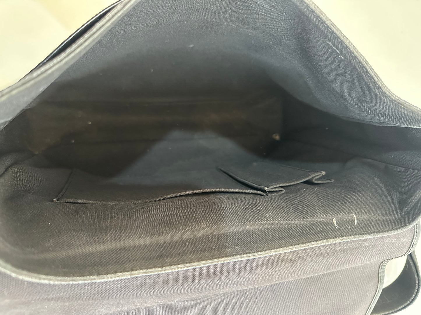 Louis Vuitton Damier Graphite Canvas Daniel MM Messenger Bag