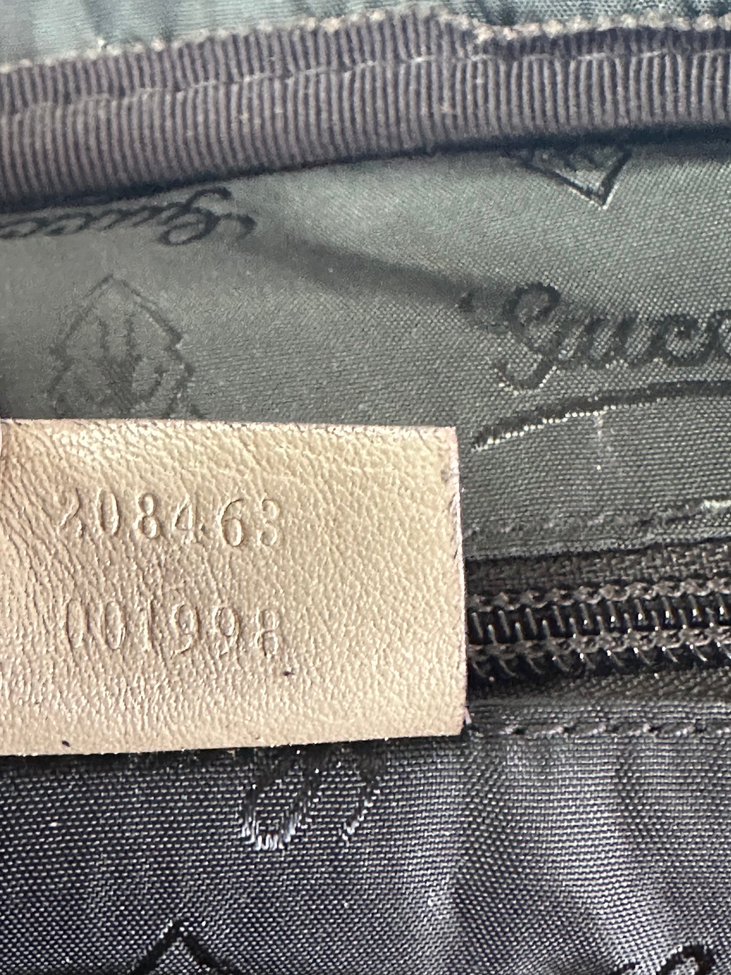 GUCCI
Guccissima Signature Briefcase Beige