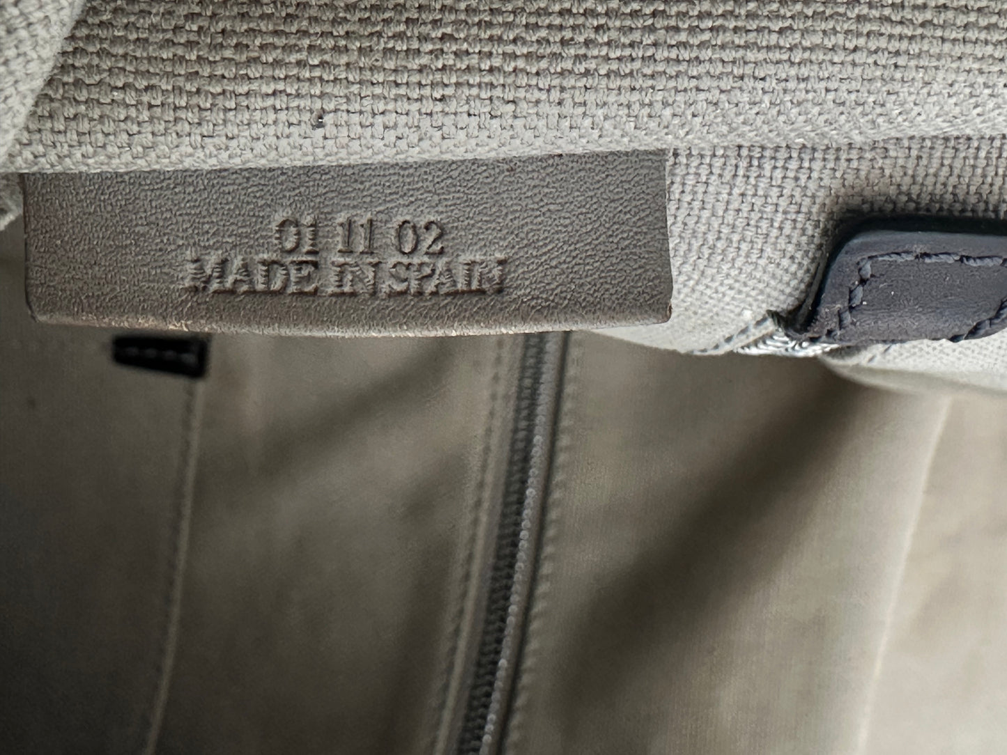 Loewe Pre-Owned
Anagram Coated Canvas Flap crossbody