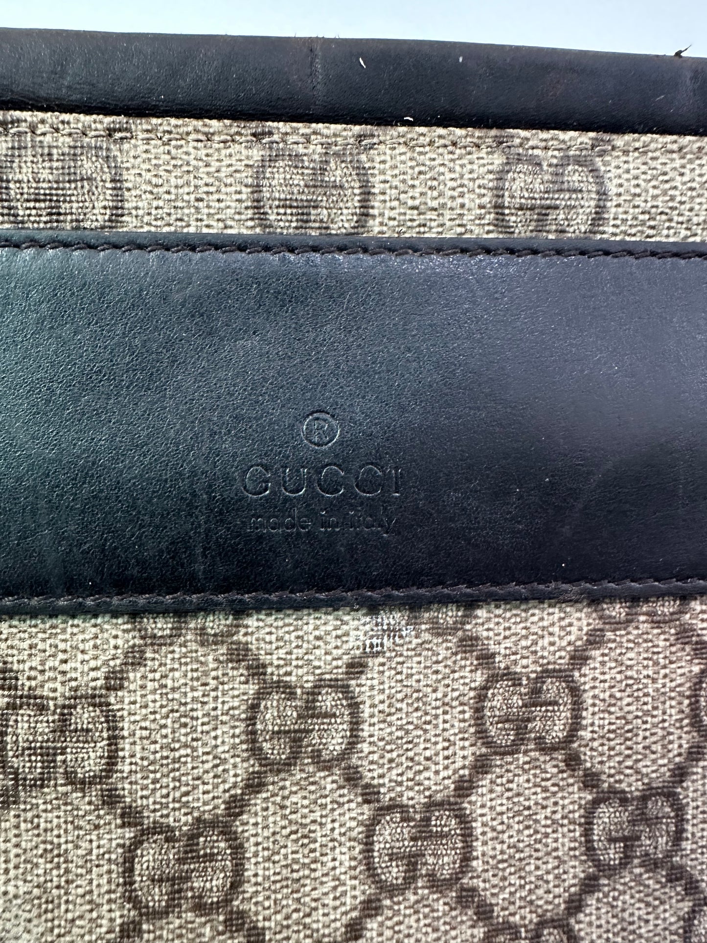 GUCCI
Beige/Brown GG Coated Canvas Cosmetic Bag