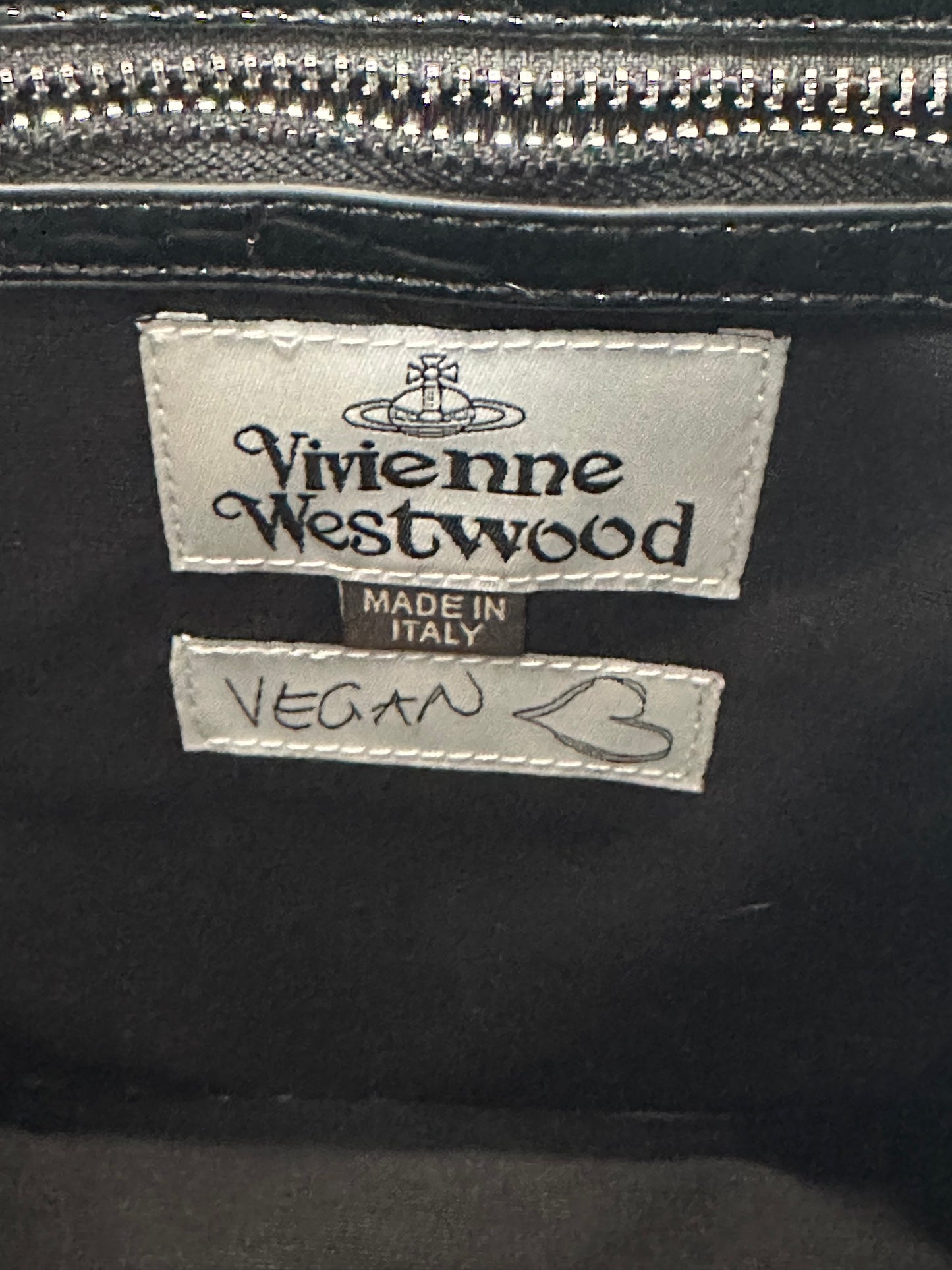 VIVIENNE WESTWOOD
Orb-plaque Embossed Backpack In Black