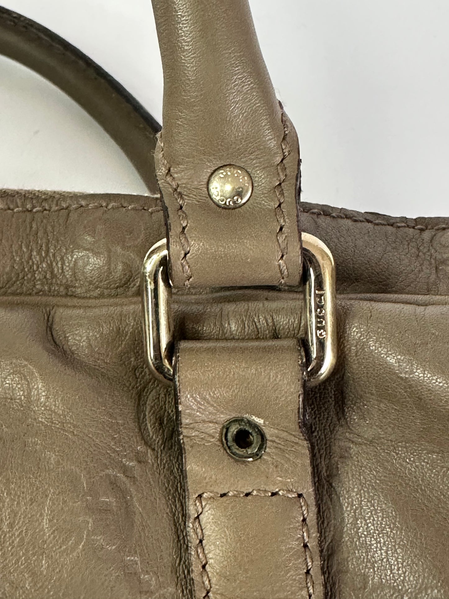 GUCCI
Guccissima Signature Briefcase Beige