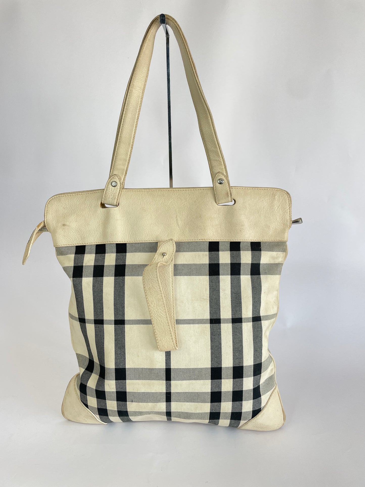 BURBERRY
White Leather Black Check Tote Bag