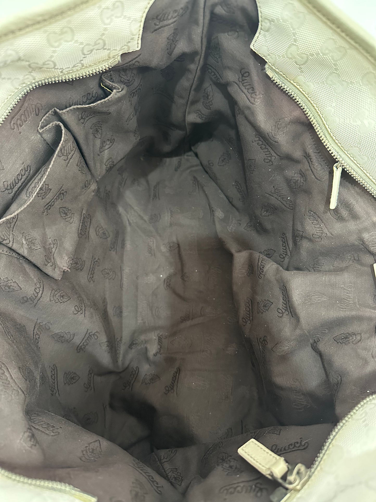 GUCCI White Imprime GG Tote Medium