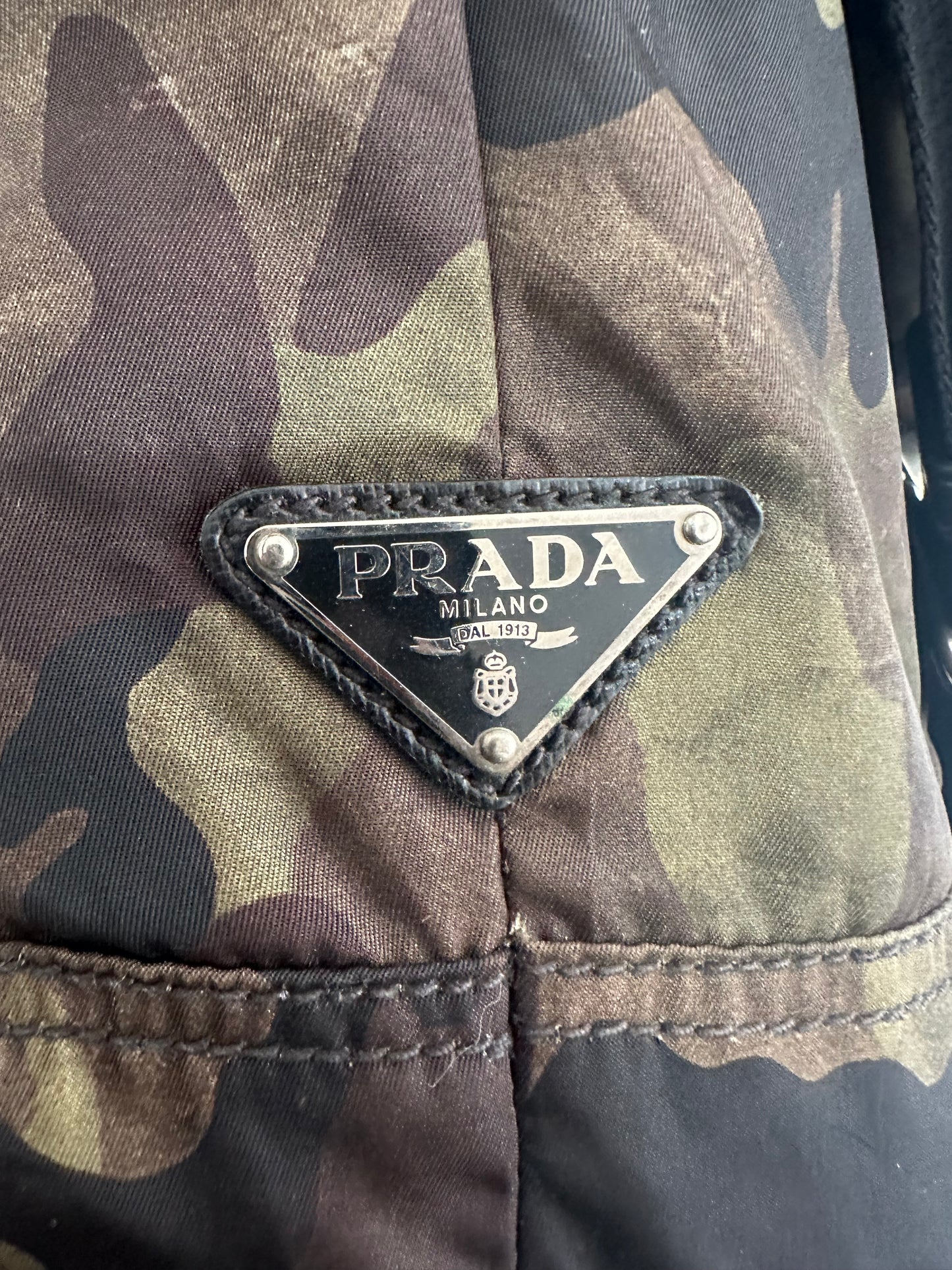PRADA
Camouflage Tessuto Double Buckle Messenger Bag