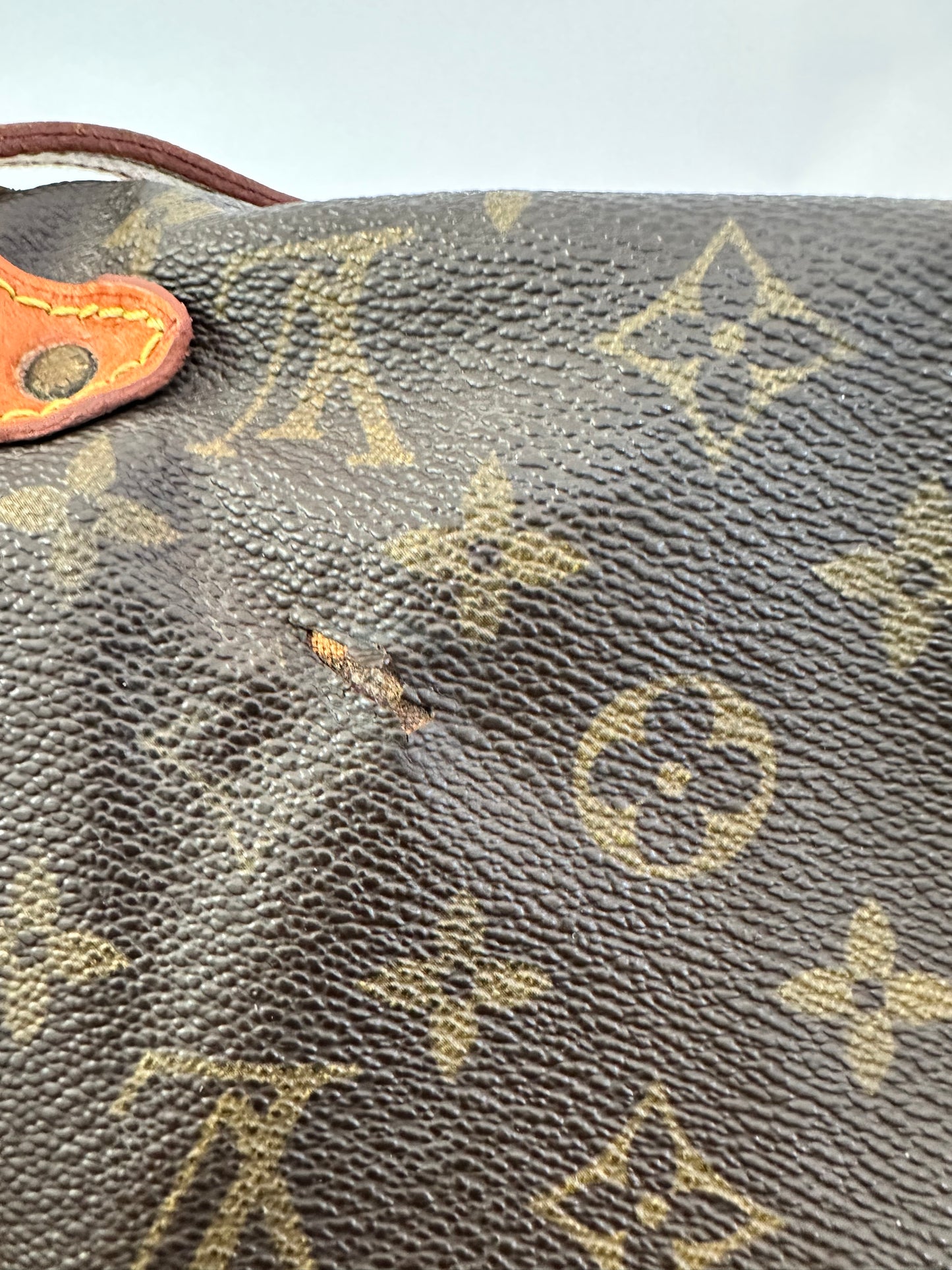 Vintage Louis Vuitton Monogram Canvas Saumur Messenger 35 Bag
