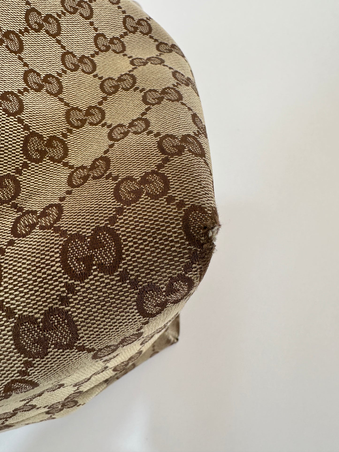 GUCCI
Monogram Icon Bit Large Hobo Off White