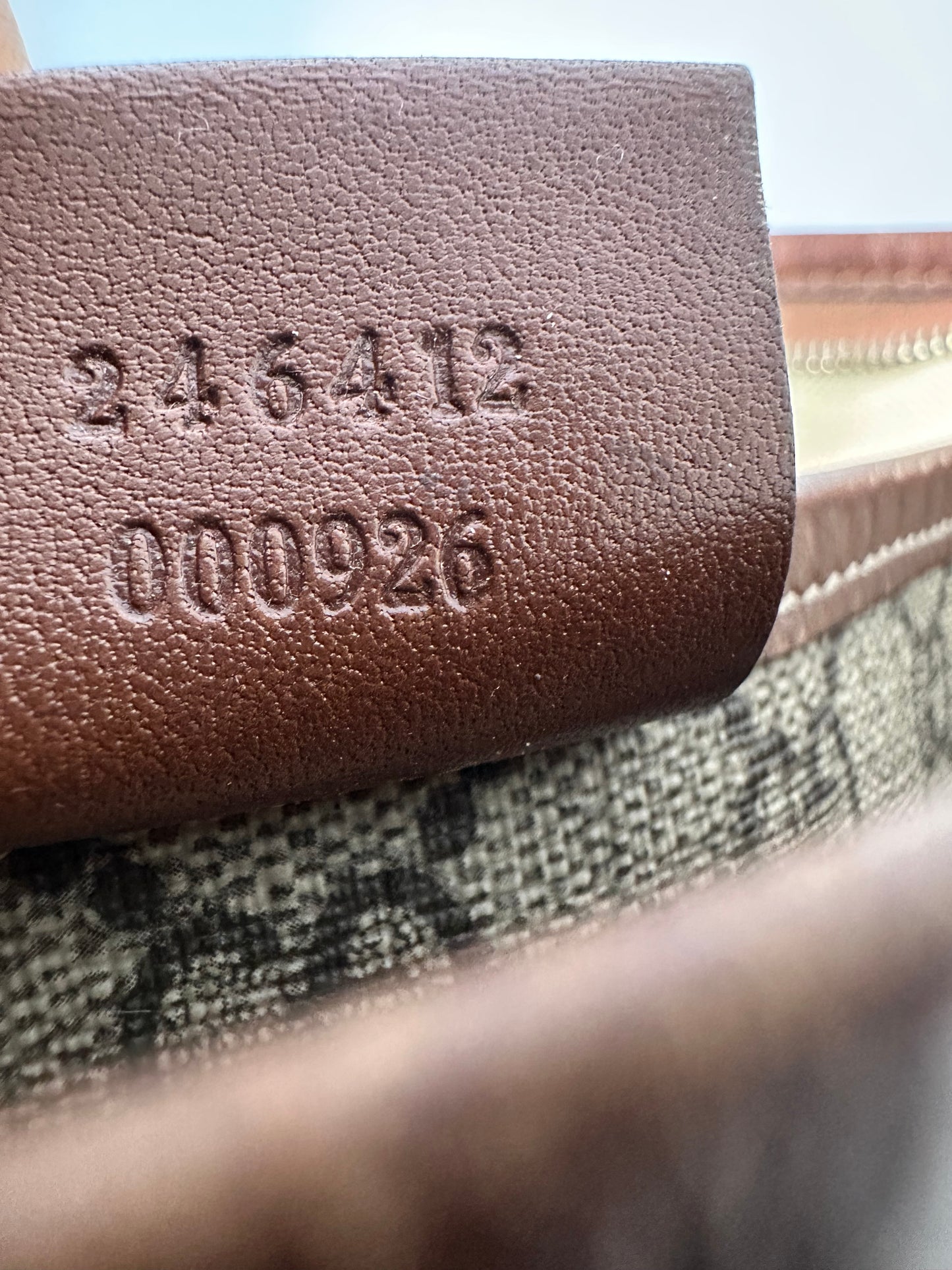 GUCCI Beige Supreme Canvas Web Messenger Bag