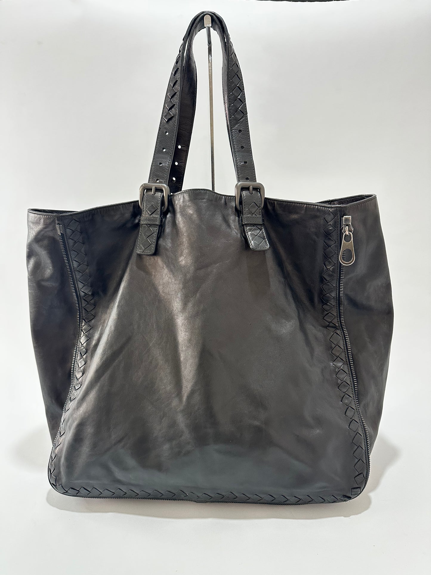 Bottega Veneta Black Intrecciato Trim Leather Expandable Tote