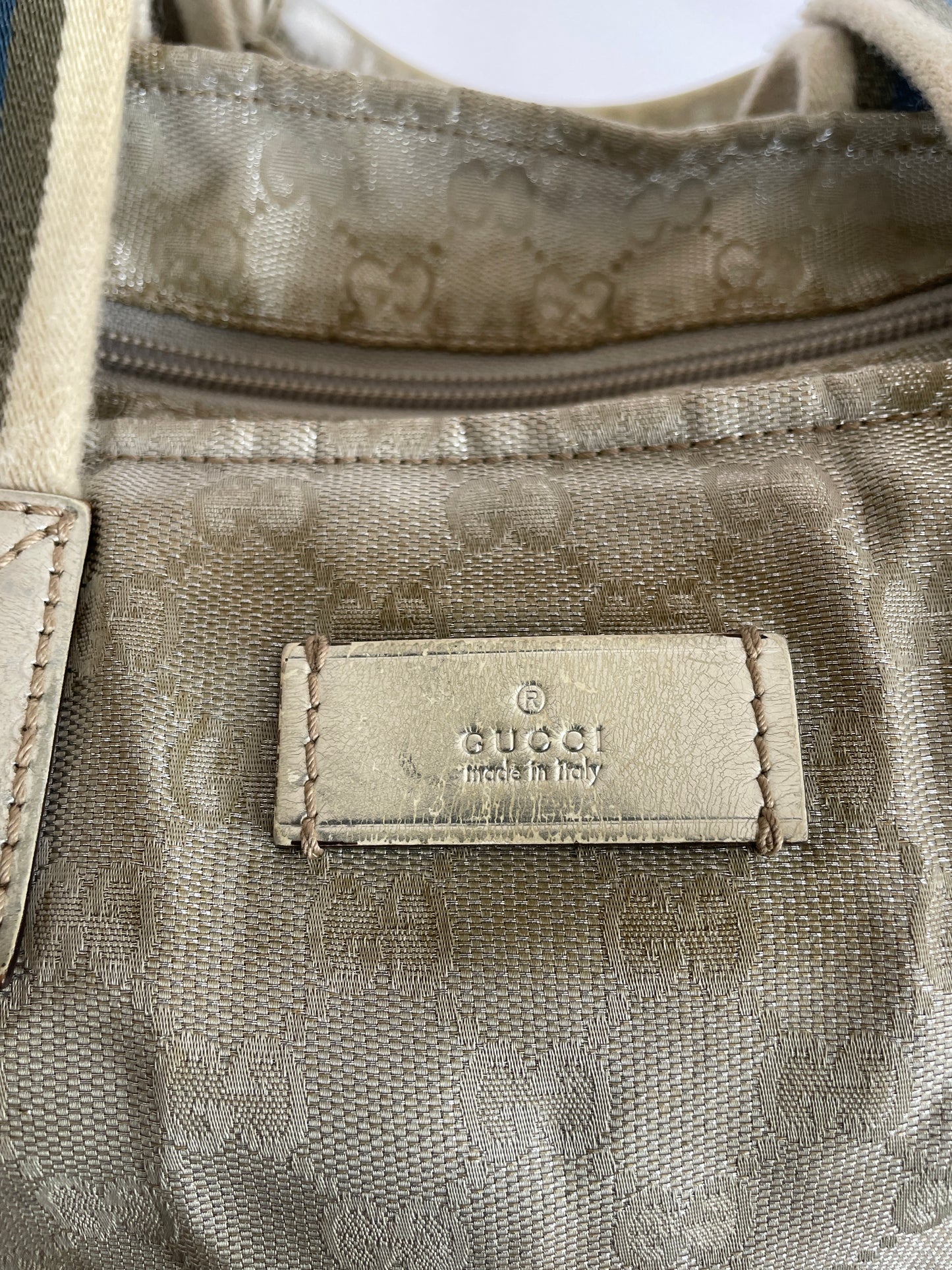 GUCCI
GG Canvas Medium Metallic