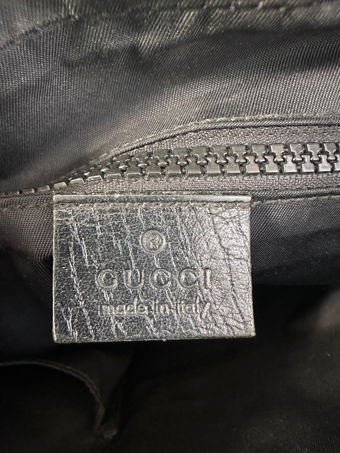 GUCCI
GG Supreme Monogram Messenger Bag Black Grey
