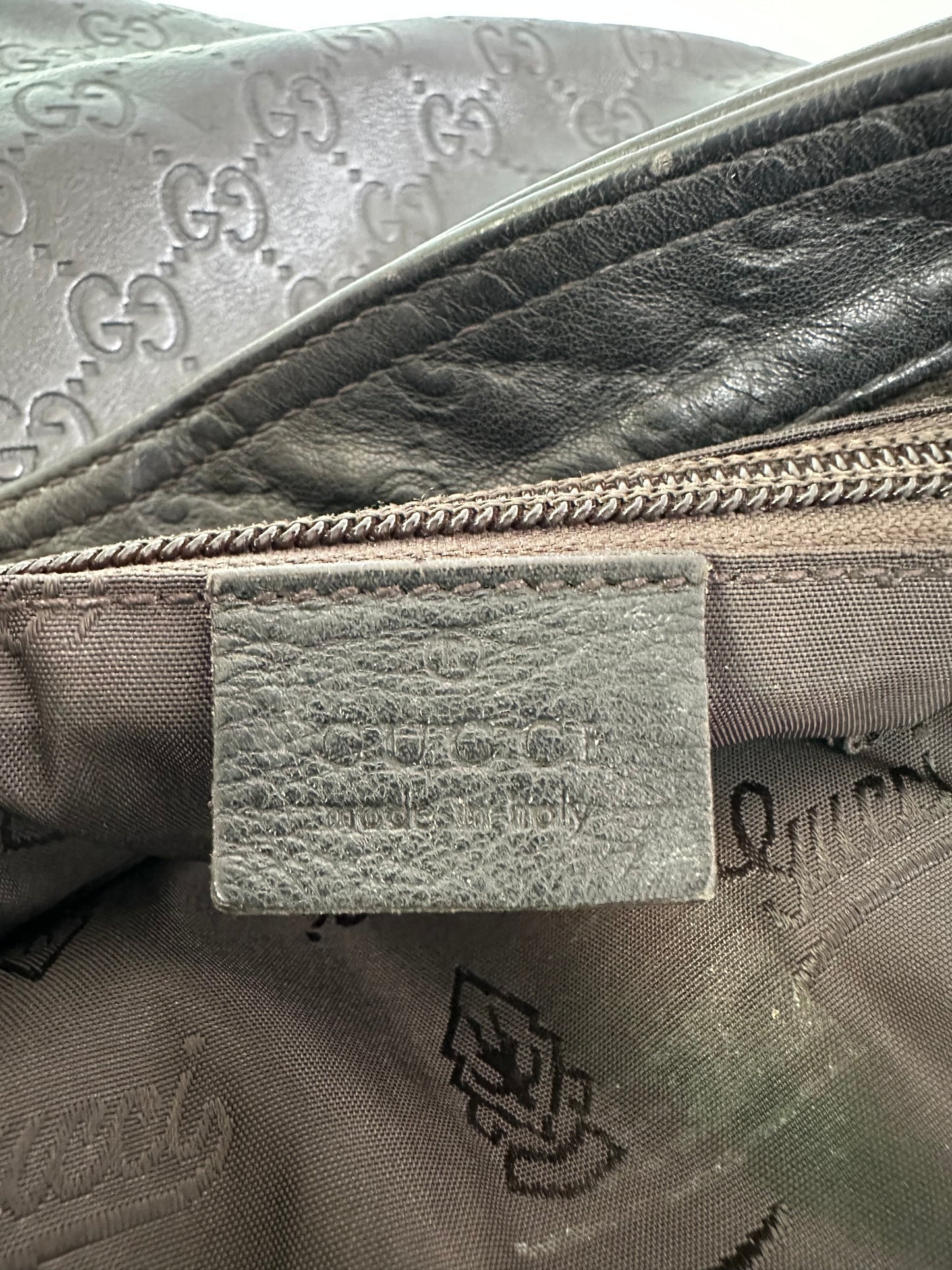 GUCCI Black Guccissima Leather Slim Messenger Bag