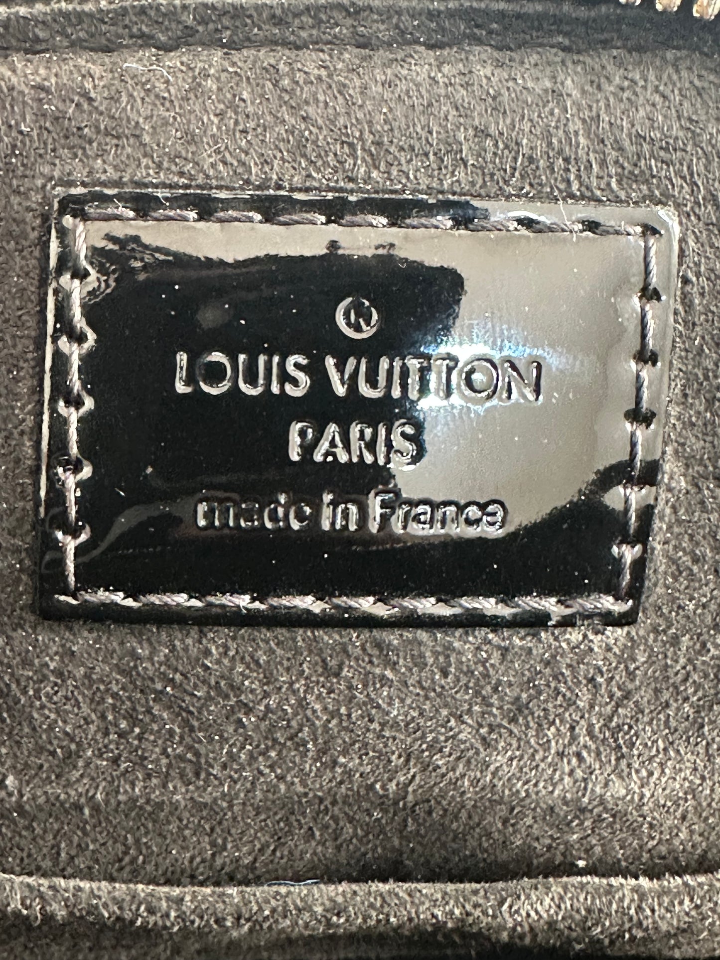 LOUIS VUITTON
Epi Alma BB Black