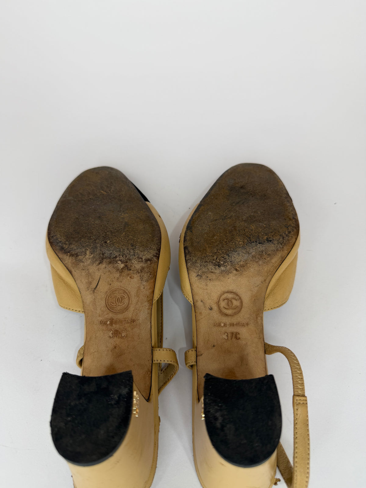 Chanel Beige Leather and Black Fabric Cap Toe Slingback Sandals Size 37EU/7 US