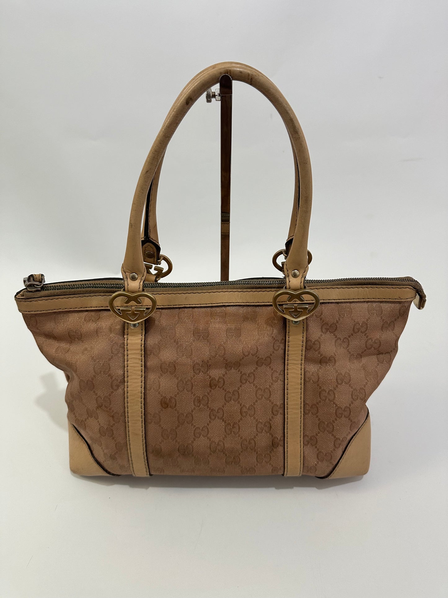 GUCCI
Metallic Monogram Small Lovely Heart Tote Pink