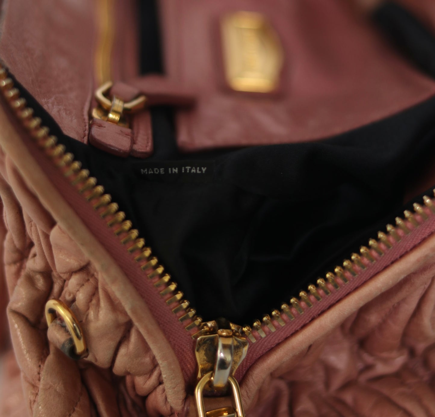 MIU MIU
Nappa Matelasse Top Handle Bowler Rosa