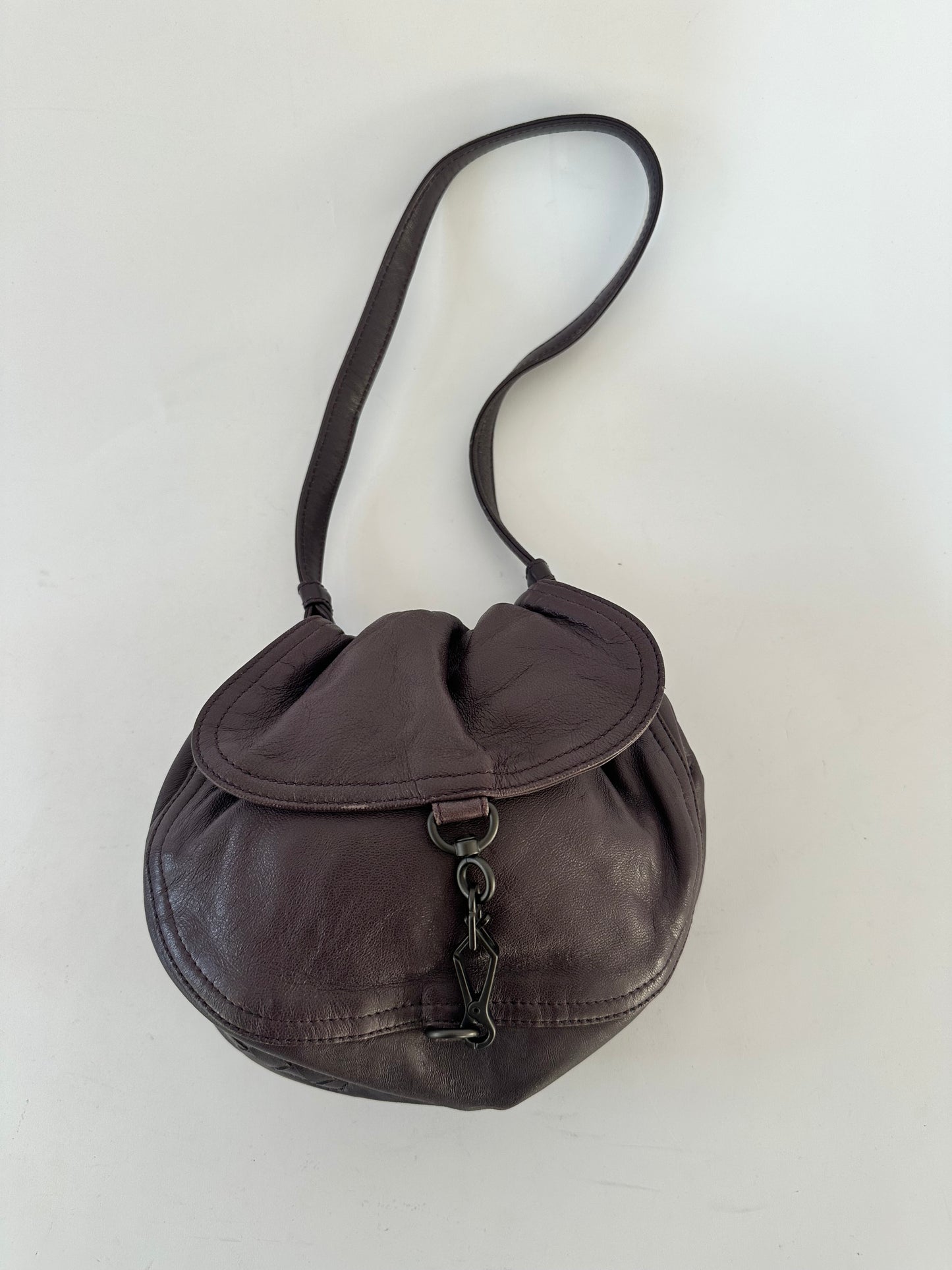 BOTTEGA VENETA
Calfskin Intrecciato Small Elastic Flap Black