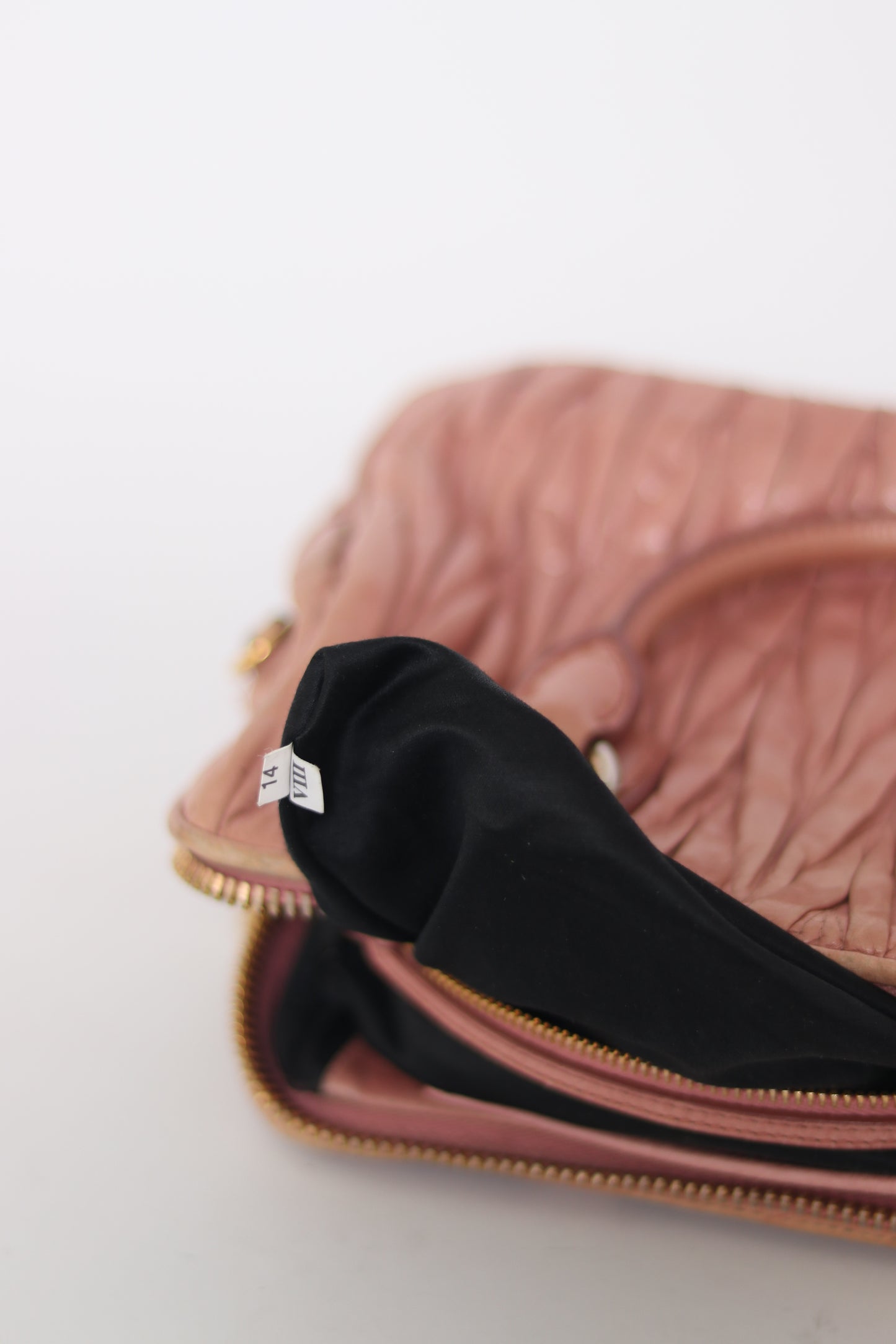 MIU MIU
Nappa Matelasse Top Handle Bowler Rosa
