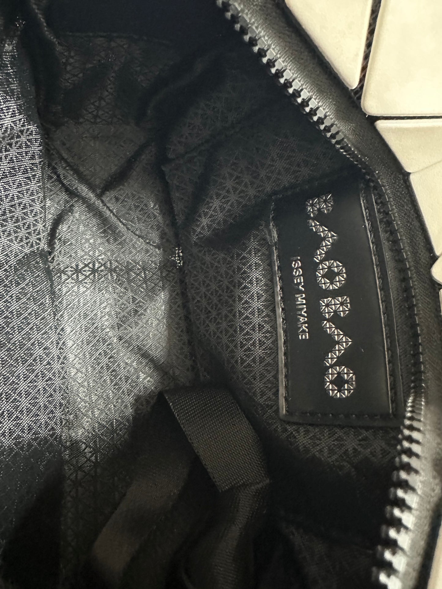 Bao Bao Issey Miyake Carton geometric-pattern tote bag