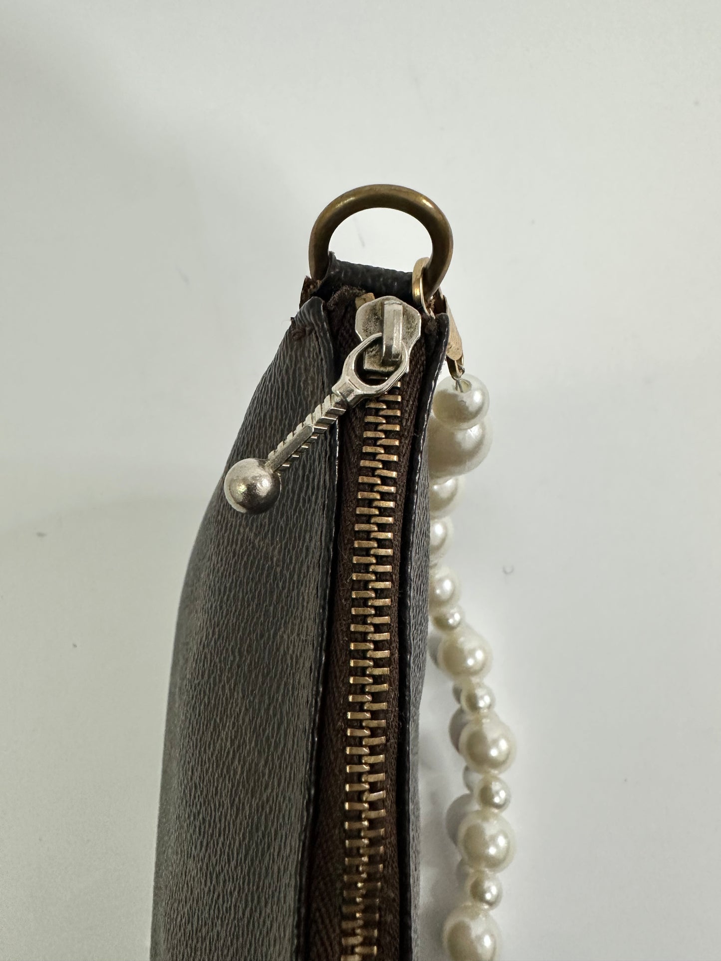 LOUIS VUITTON Monogram Eva Clutch