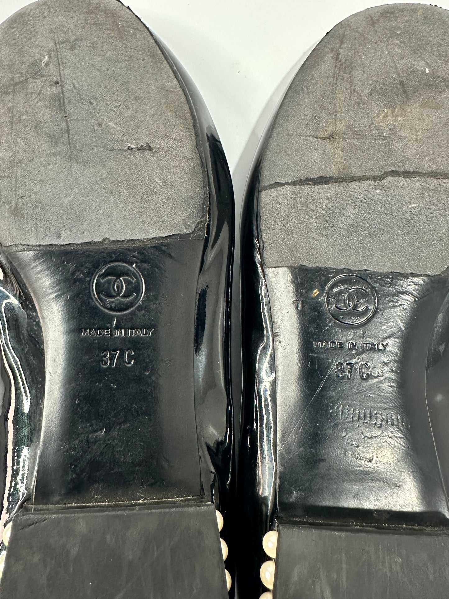 Chanel Patent Calfskin Pearl CC Loafers Black Size 37 EU/ 7 US/ 4 UK