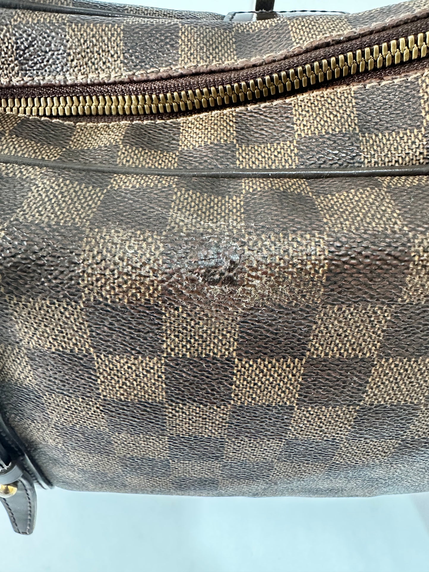 LOUIS VUITTON
Damier Ebene Rivington GM
