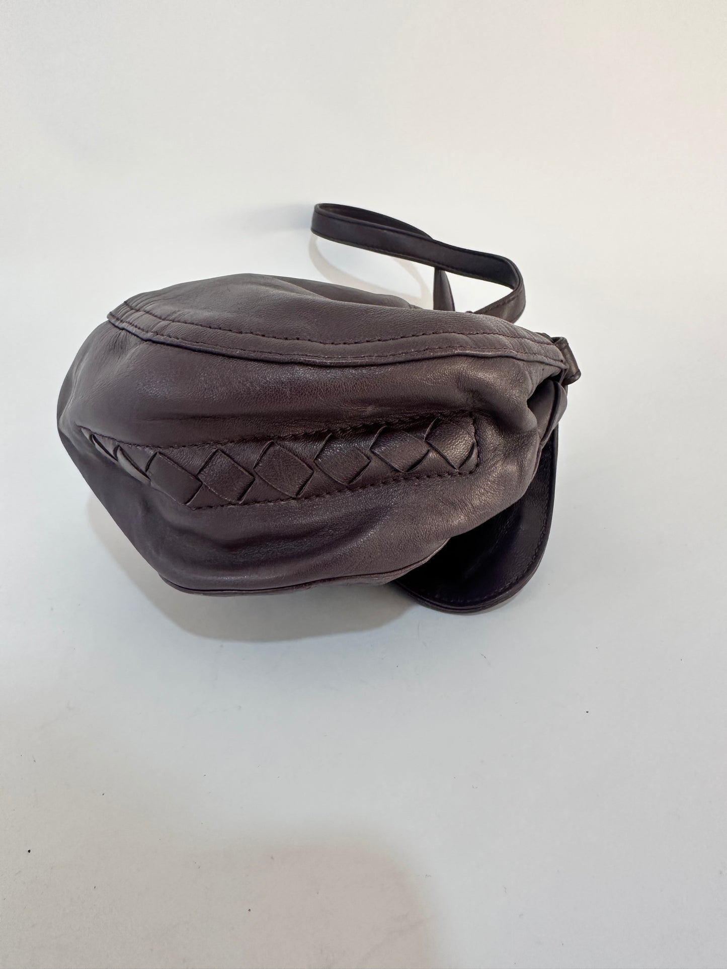BOTTEGA VENETA
Calfskin Intrecciato Small Elastic Flap Black
