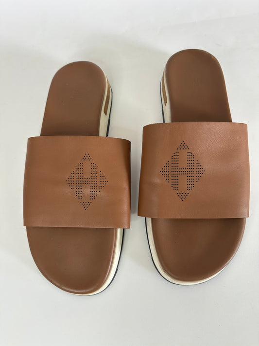 HERMÈS
Brown Leather Slides Size 45 IT