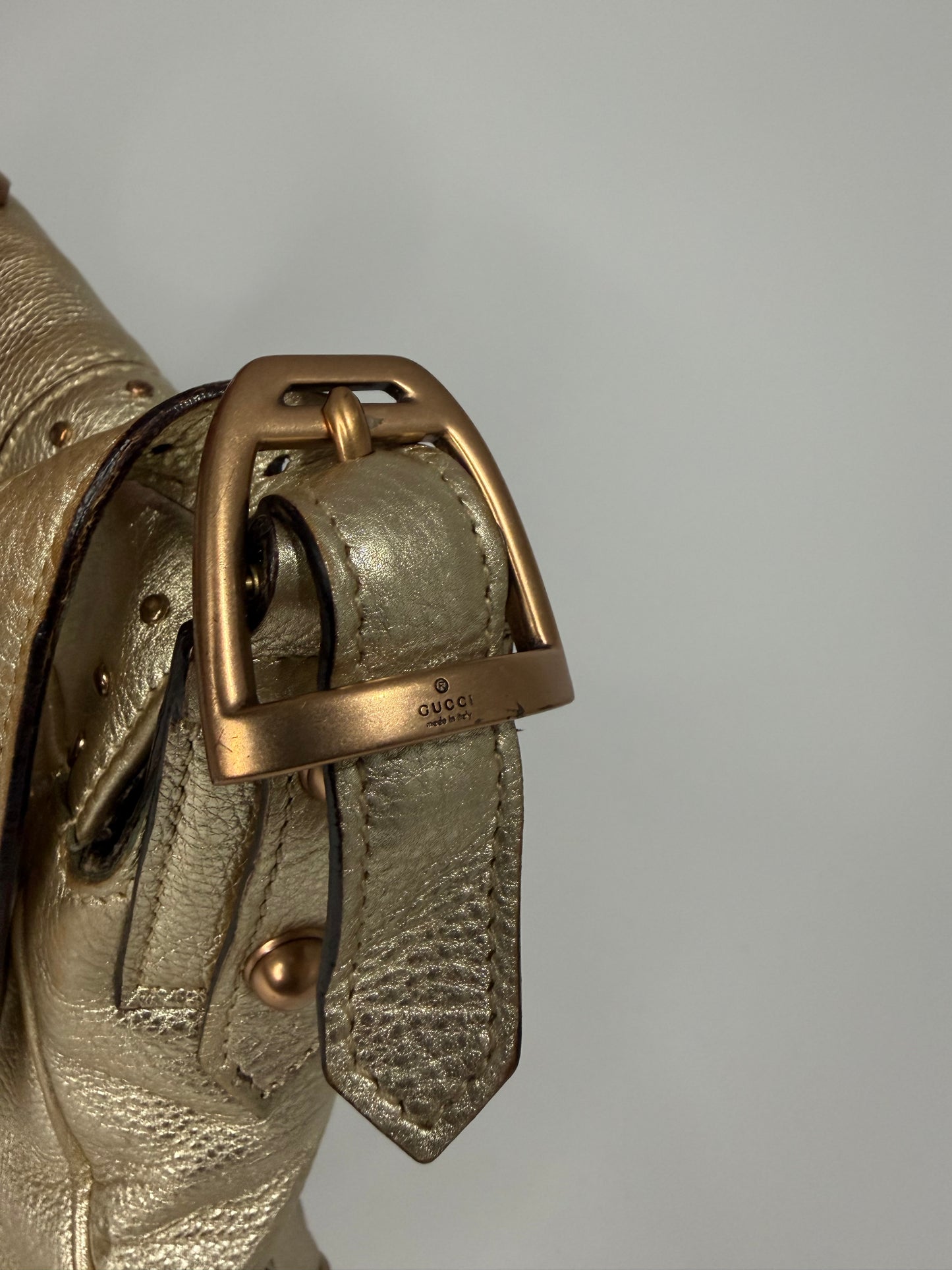 GUCCI X Tom Ford
Metallic Calfskin Horsebit Chain Studded Flap Shoulder Bag Gold